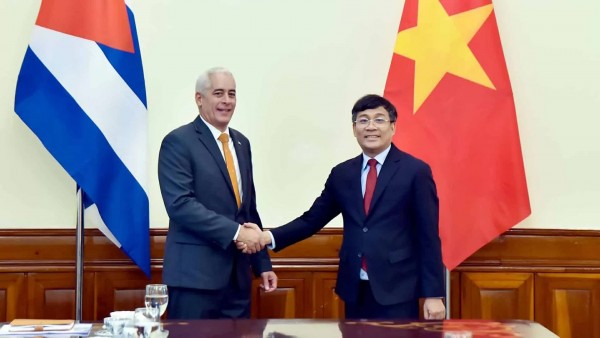 Vietnam, Cuba Foreign Ministries convene 8th Political Consultation in Hanoi