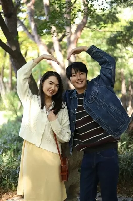 Korean actor Jung Il-woo (R) and Vietnamese actress Juliet Bao Ngoc in the film (Photo: CGV) Korean actor Jung Il-woo (R) and Vietnamese actress Juliet Bao Ngoc in the film (Photo: CGV)