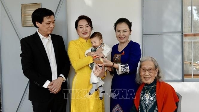 Spouse of NA Chairman visits Vietnam Village in Morocco