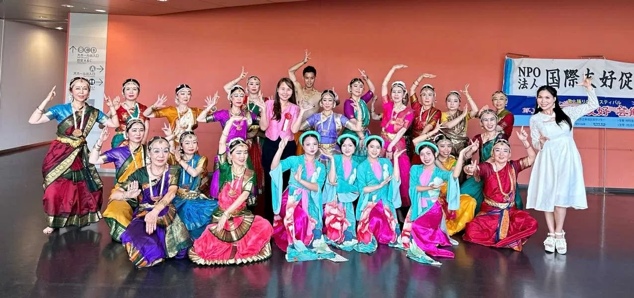 Vietnamese community participates in International Friendship Art Performance in Japans Kansai