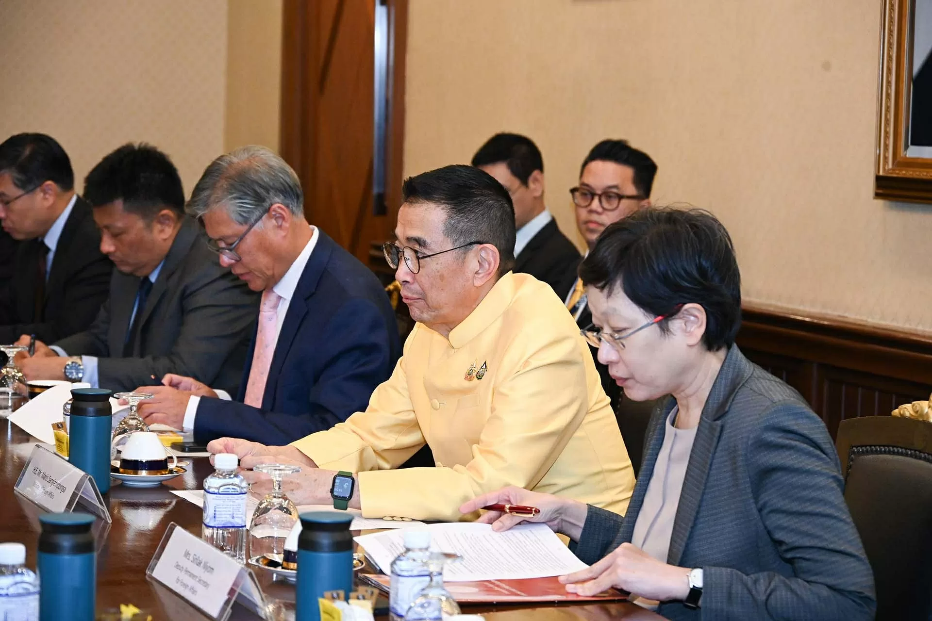 Deputy PM, FM Bui Thanh Son meets Thai counterpart Maris Sangiampongsa in Bangkok