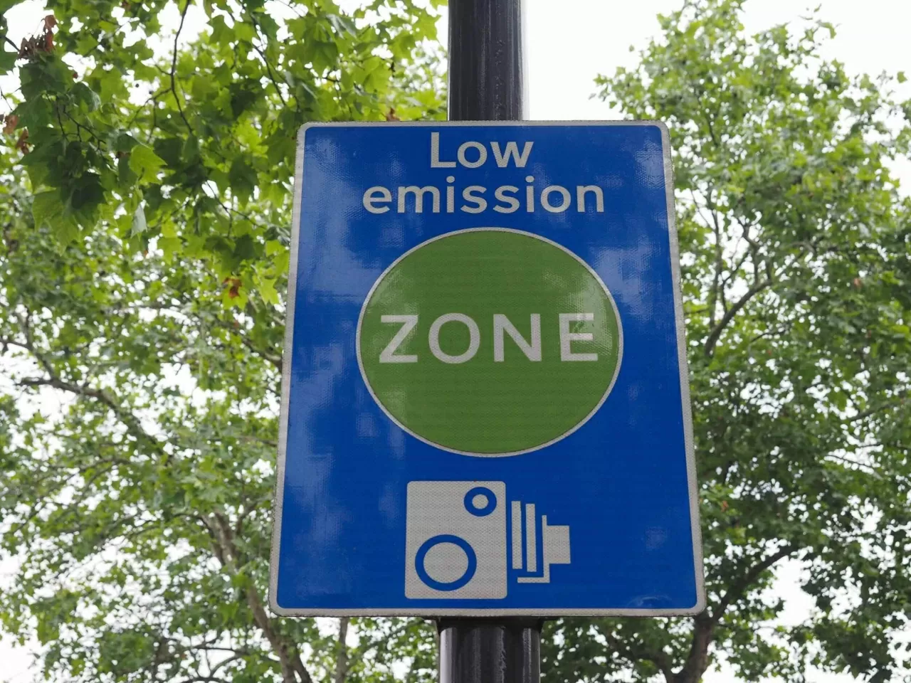 Low Emission Zones: A Solution to Control Urban Air Pollution in Vietnam