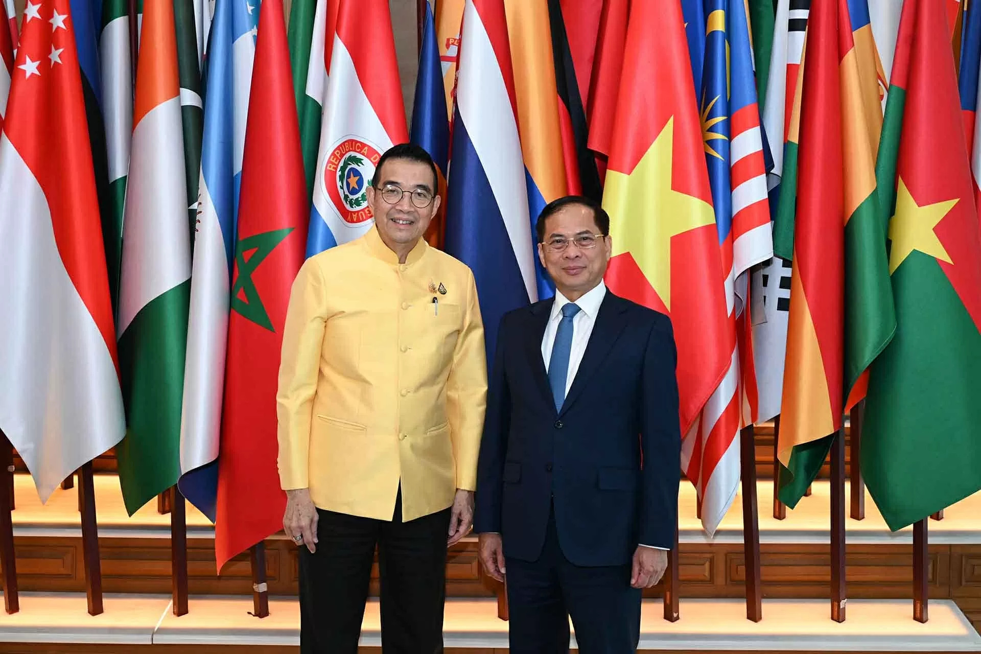 Deputy PM, FM Bui Thanh Son meets Thai counterpart Maris Sangiampongsa in Bangkok Deputy PM, FM Bui Thanh Son meets Thai counterpart Maris Sangiampongsa in Bangkok