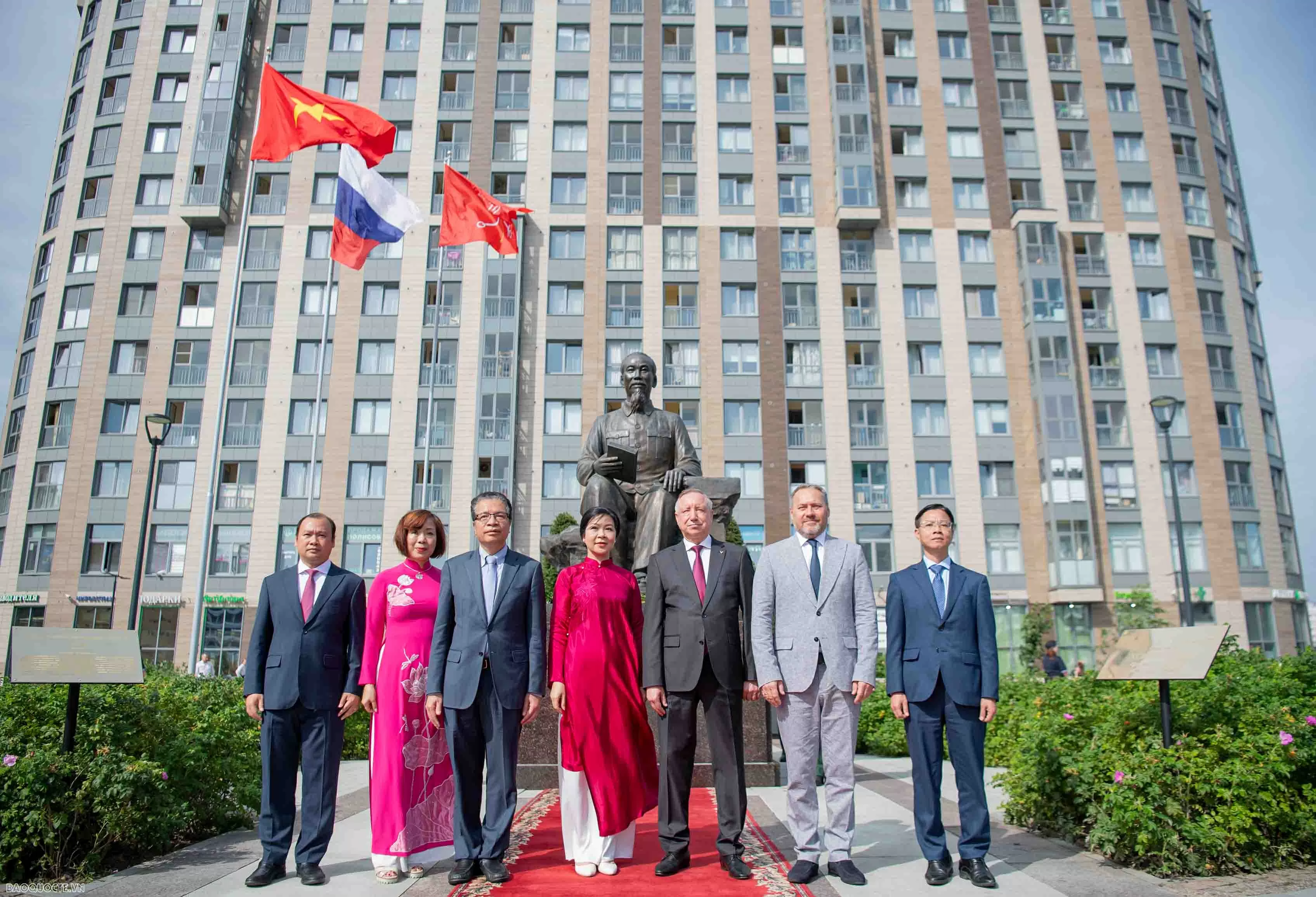 Ho Chi Minh Square officially inaugurated in Saint Petersburg
