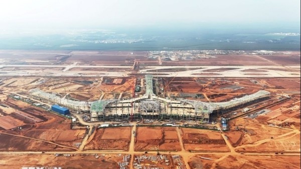 Vietnam to boost railway, aviation cooperation with the UK