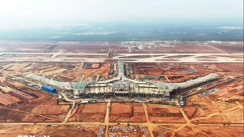 Vietnam to boost railway, aviation cooperation with the UK