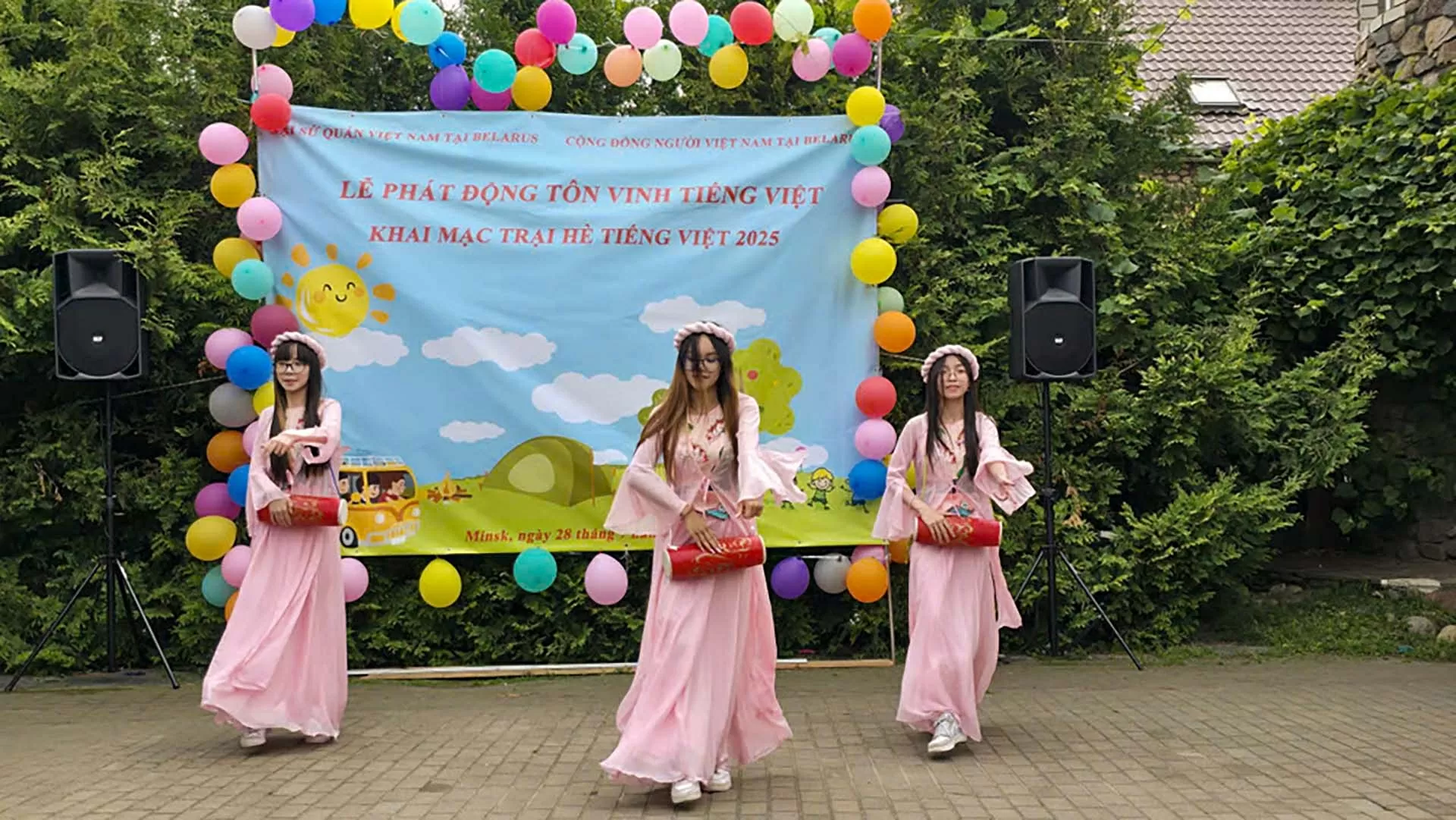 Vietnamese Community in Belarus: Opening of the 4th Vietnamese Language Summer Camp Vietnamese Community in Belarus: Opening of the 4th Vietnamese Language Summer Camp
