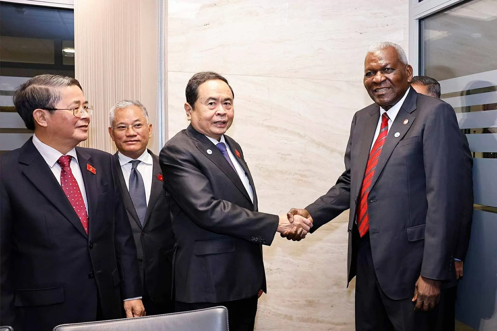 Vietnamese, Cuban top legislators commit to stronger ties at Geneva meeting
