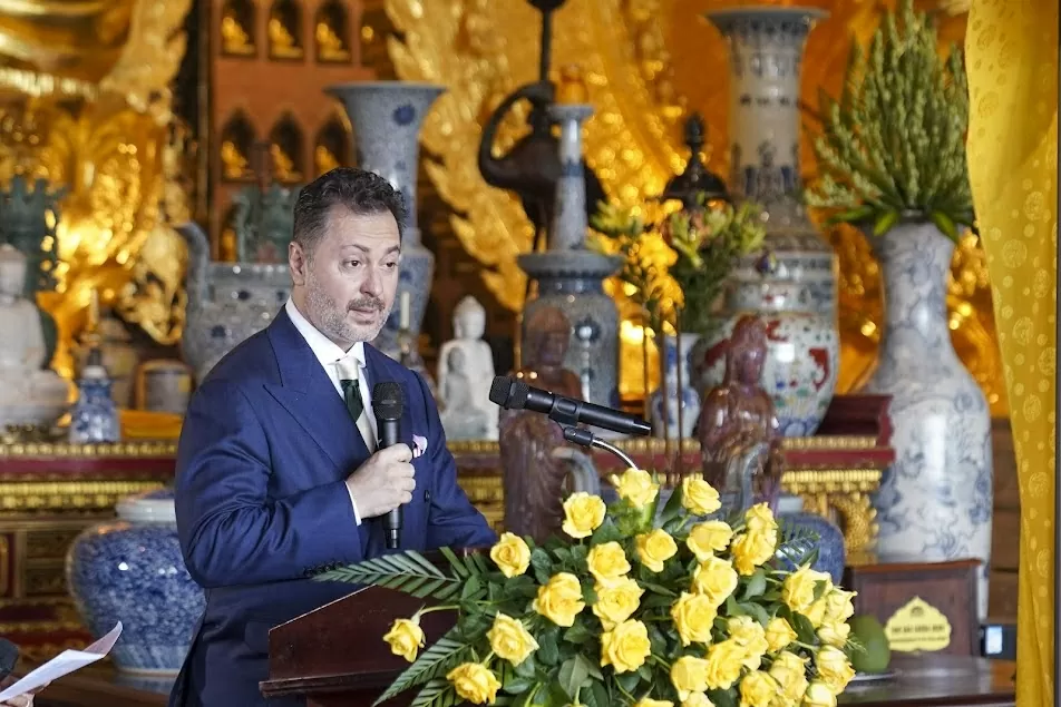 Government of Pakistan presents a cultural treasure to Vietnam Buddhist Sangha Government of Pakistan presents a cultural treasure to Vietnam Buddhist Sangha