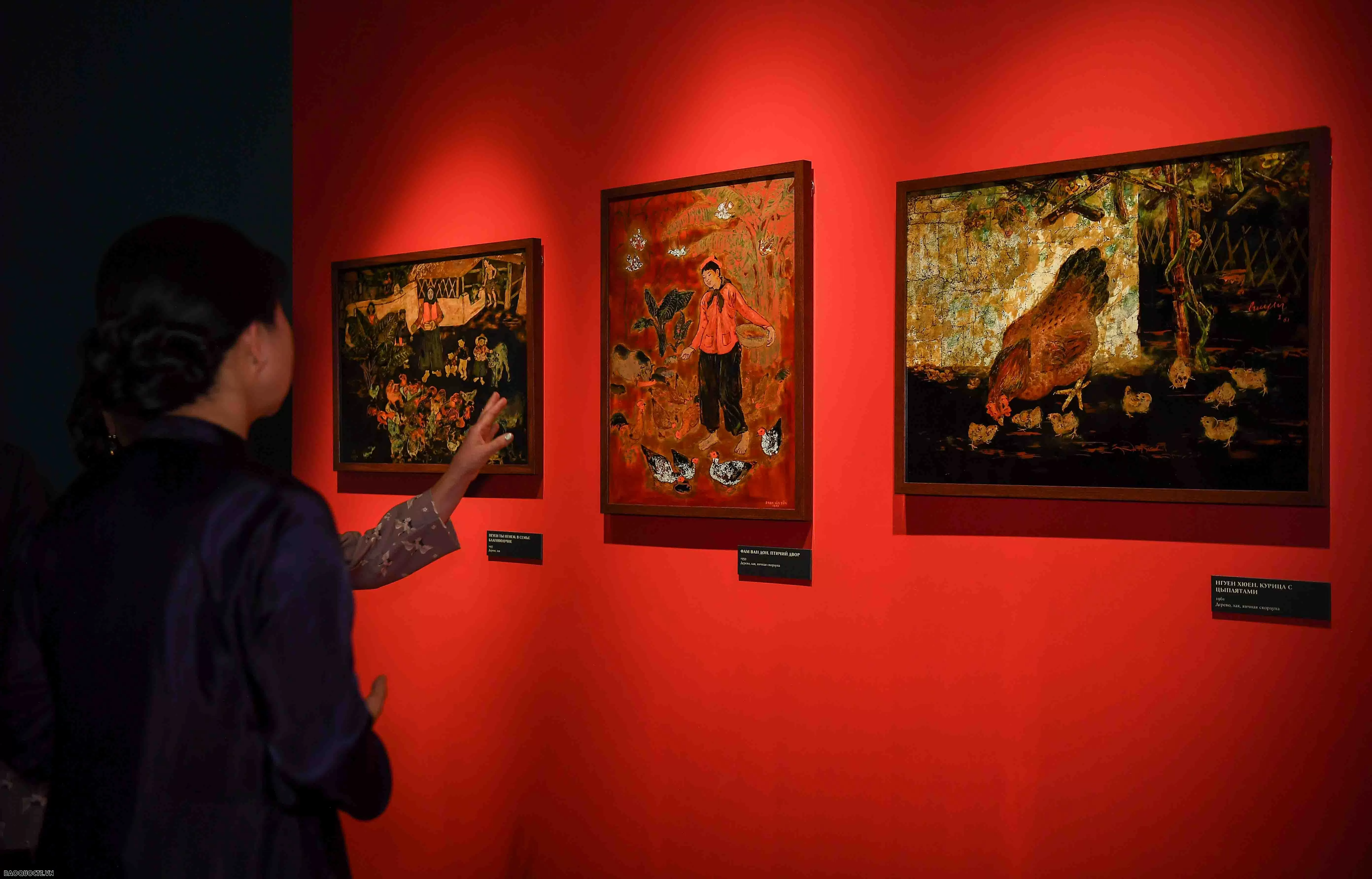 Vietnamese Ao Dai Displayed in the Heart of Russia