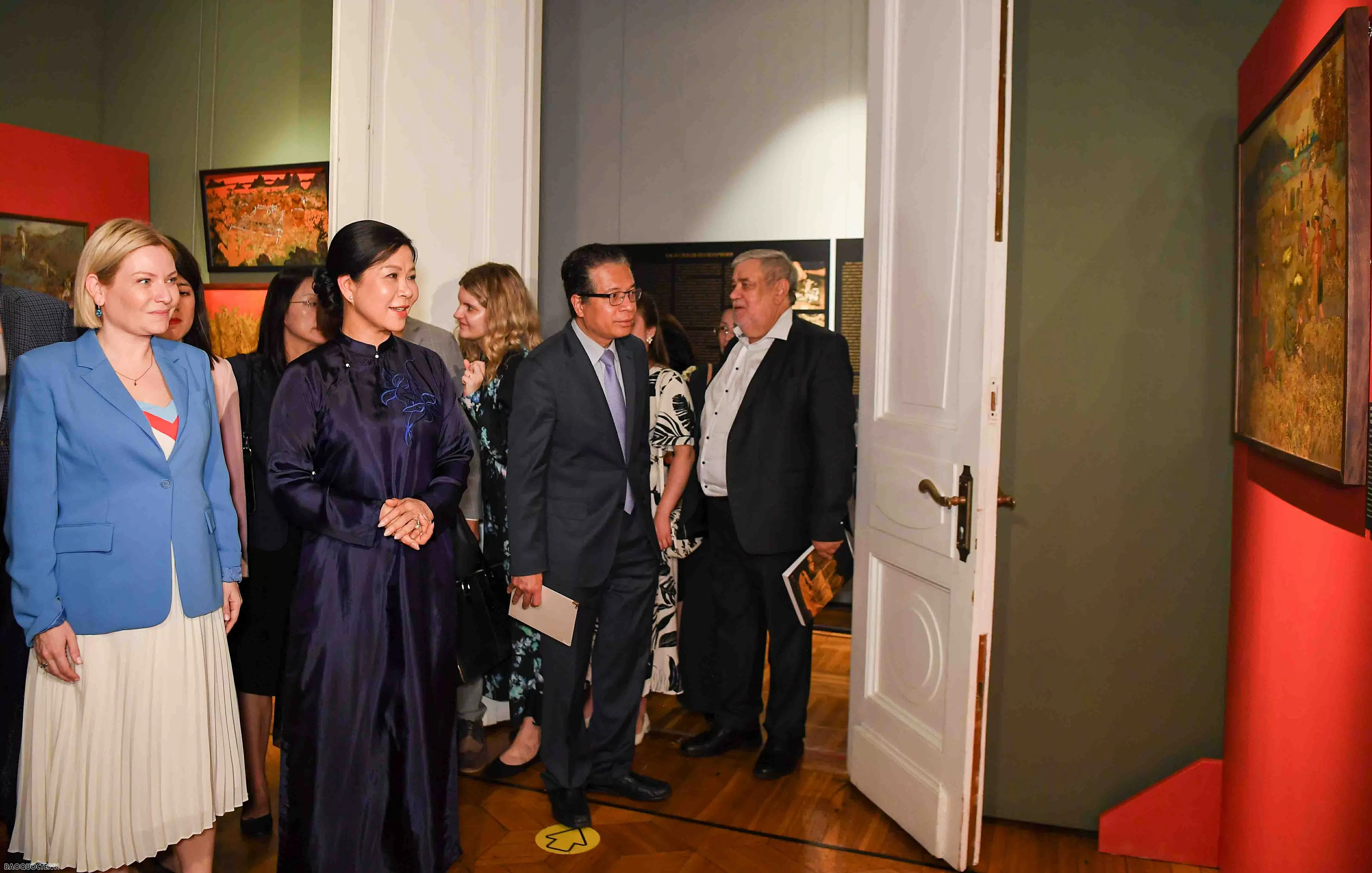 Vietnamese Ao Dai Displayed in the Heart of Russia