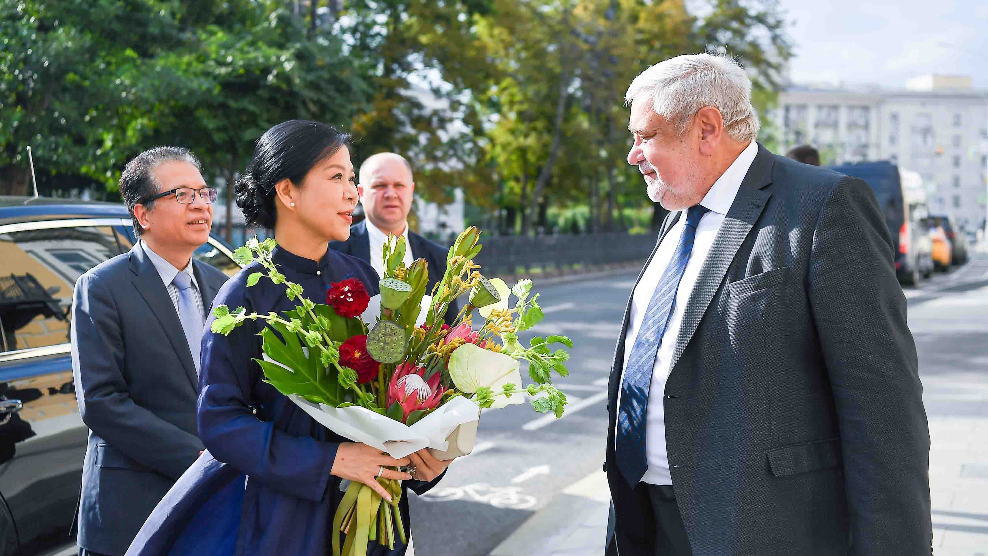 Vietnamese Ao Dai Displayed in the Heart of Russia