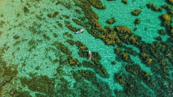 A 'date' with the blue sea of Vinh Hy