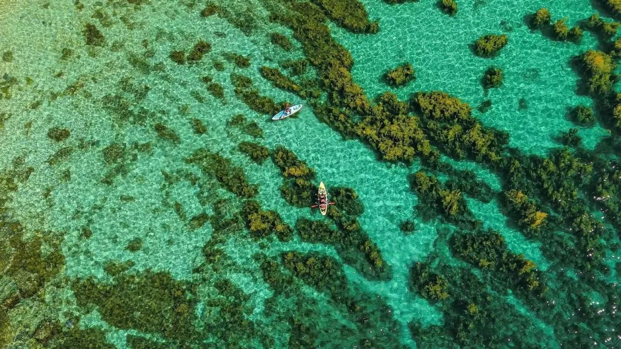A 'date' with the blue sea of Vinh Hy A 'date' with the blue sea of Vinh Hy