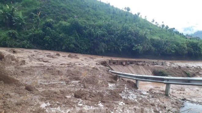 Prime Minister signs dispatch for urgent response to floods, landslides in northern provinces