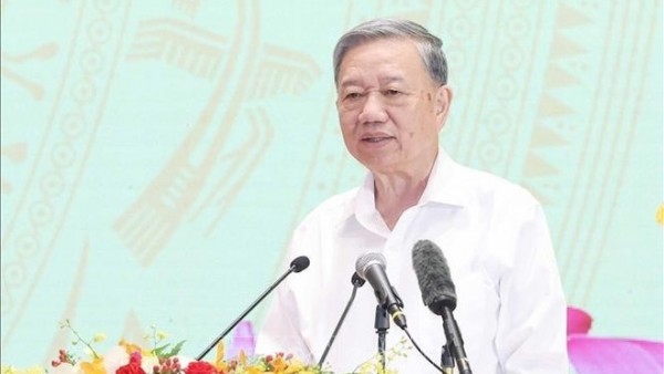 Party General Secretary To Lam attends a gathering to celebrate unity of military, security, diplomatic forces