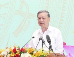 Party General Secretary To Lam attends a gathering to celebrate unity of military, security, diplomatic forces