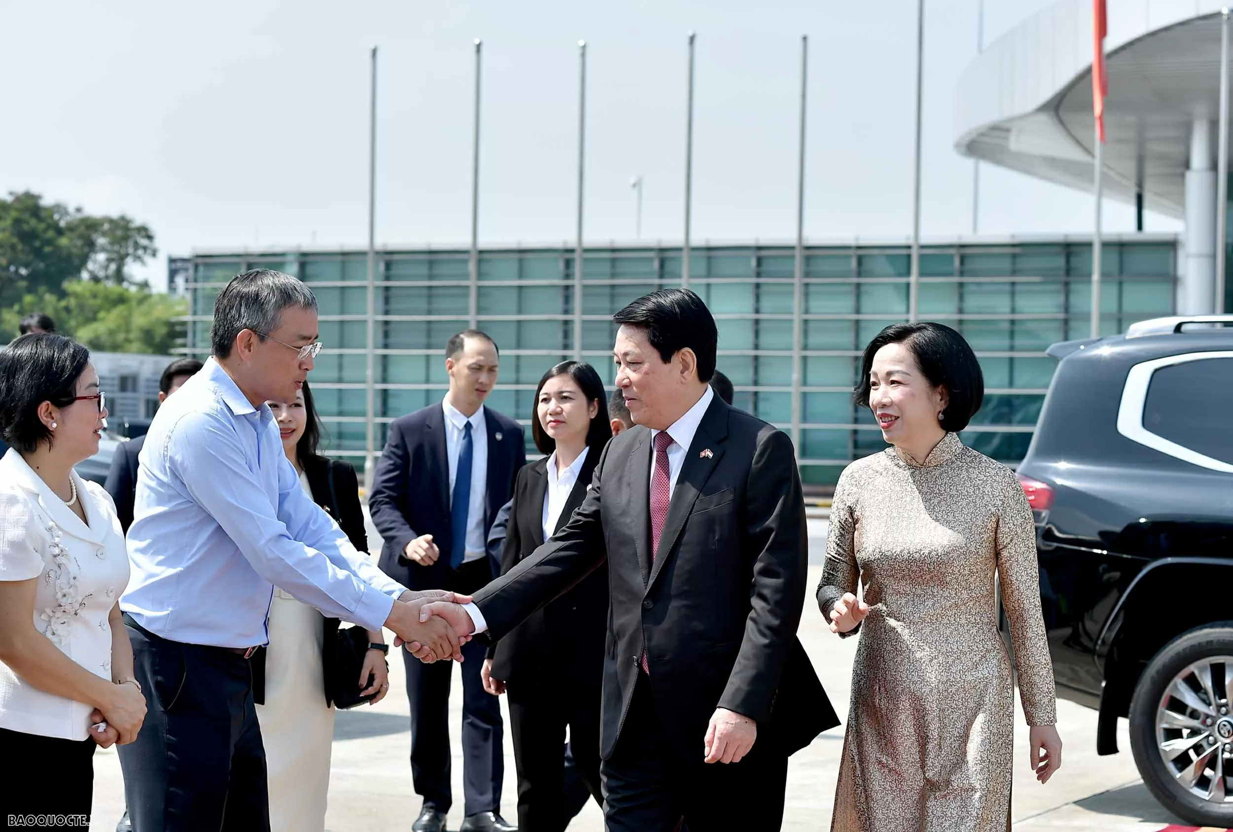 Chuyến thăm cấp Nhà nước của Chủ tịch nước Lương Cường tới Ai Cập và Angola được kỳ vọng sẽ đánh dấu bước phát triển mới trong quan hệ giữa Việt Nam với hai nước bạn bè truyền thống, đóng góp vào việc triển khai hiệu quả đường lối đối ngoại toàn diện, hiện đại của Việt Nam trong thời kỳ phát triển mới. Chuyến thăm cấp Nhà nước của Chủ tịch nước Lương Cường tới Ai Cập và Angola được kỳ vọng sẽ đánh dấu bước phát triển mới trong quan hệ giữa Việt Nam với hai nước bạn bè truyền thống, đóng góp vào việc triển khai hiệu quả đường lối đối ngoại toàn diện, hiệ