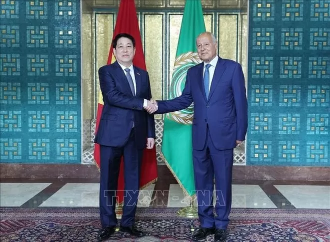 Vietnam seeks to write new chapter of cooperation with Arab nations: State President