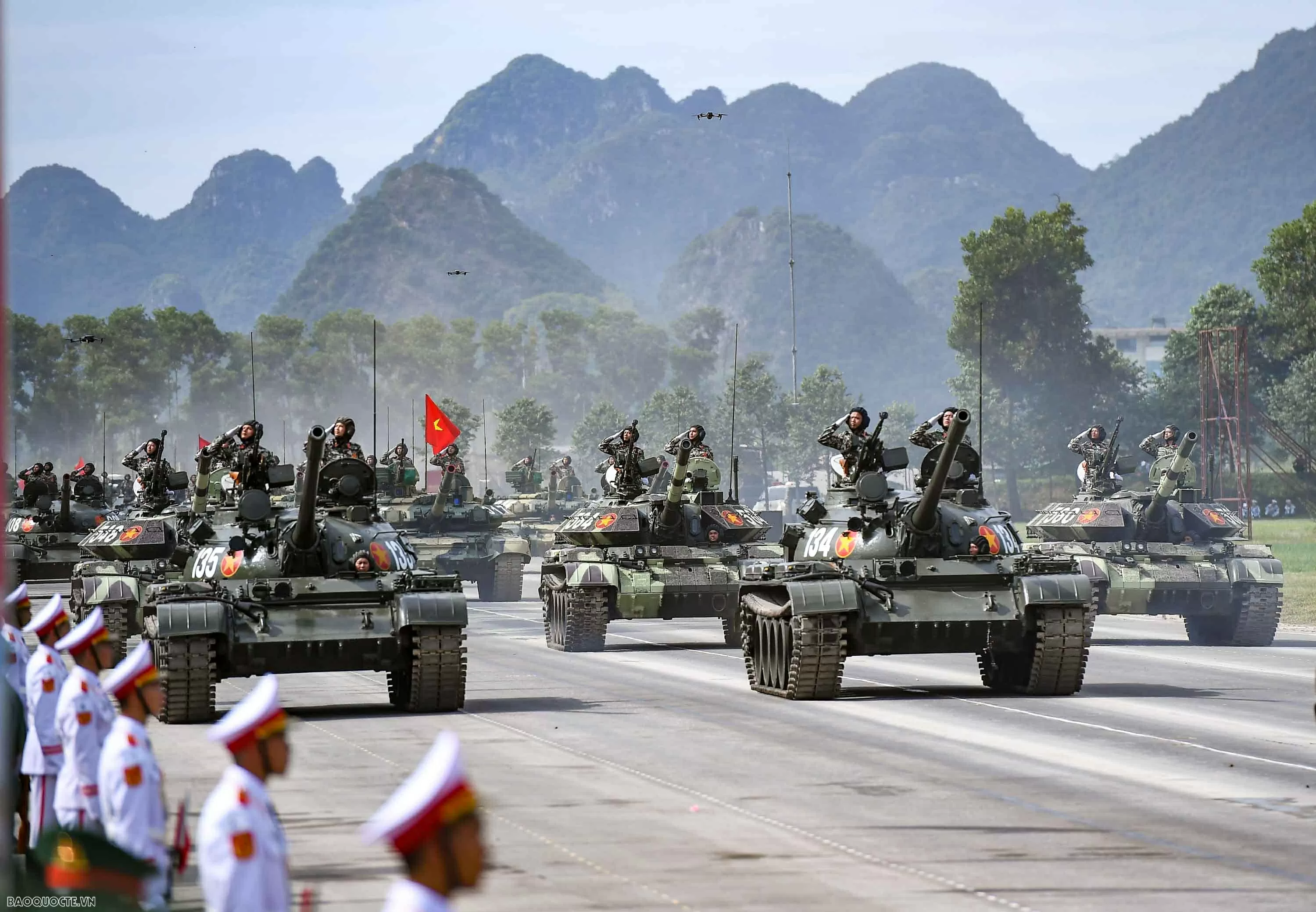 Nearly 16,000 personnel join second parade drill for 80th National Day