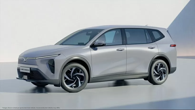 Vietnamese automaker VinFast delivers first batch of limo green electric MPVs