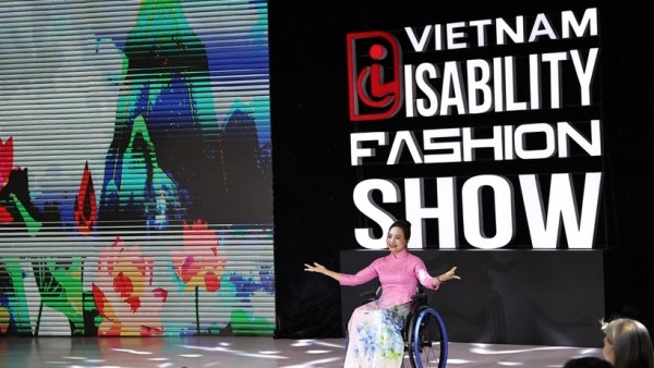 Fashion runway debuts in Hanoi for people with disabilities