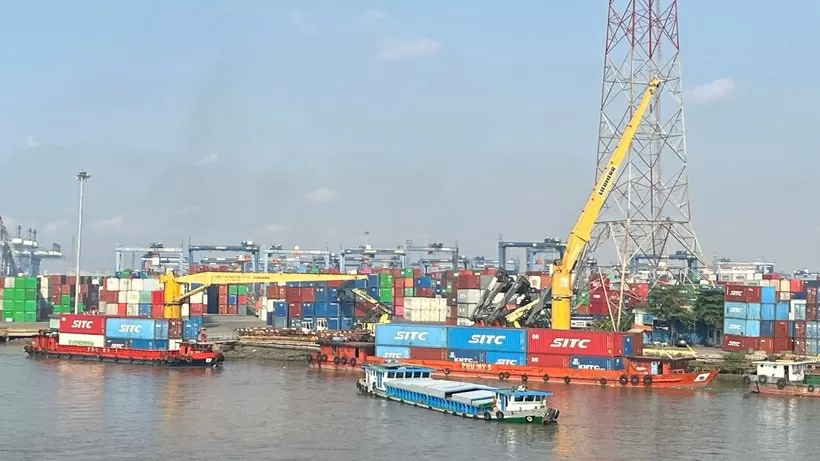 Vietnam posts trade surplus of 10.18 billion USD in seven months