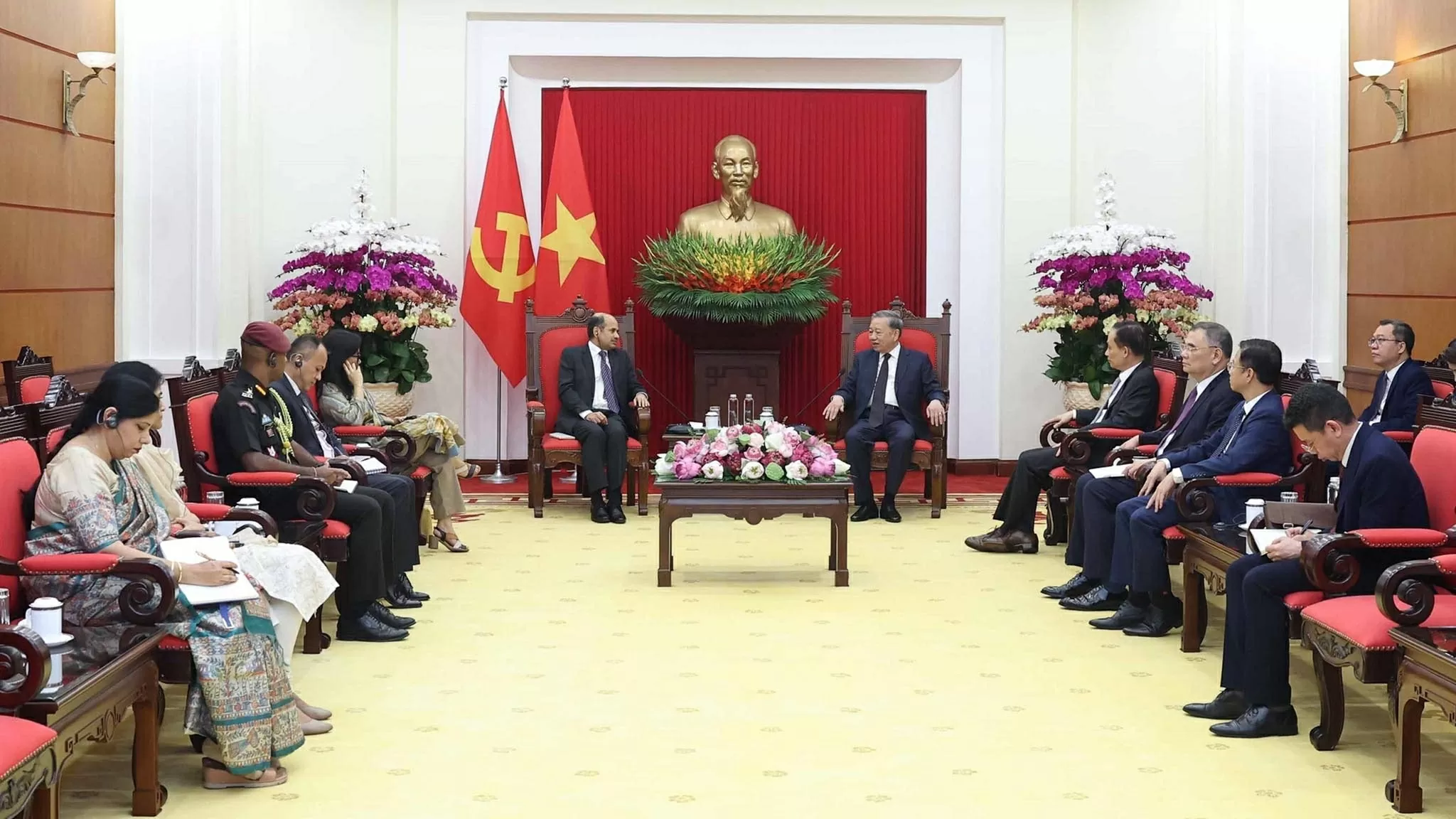 Party General Secretary To Lam receives Indian Ambassador to Vietnam Sandeep Arya