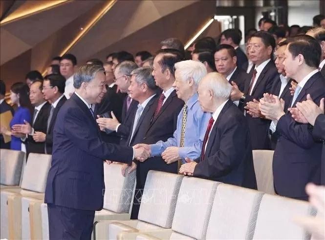 Party General Secretary To Lam lauds finance sector’s contributions to national economy