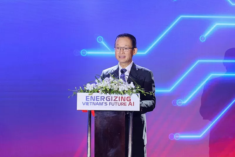 Mr. Thieu Phuong Nam, General Director of Qualcomm Vietnam, Laos and Cambodia, spoke at the AI Research and Development Centre launching ceremony in Vietnam.