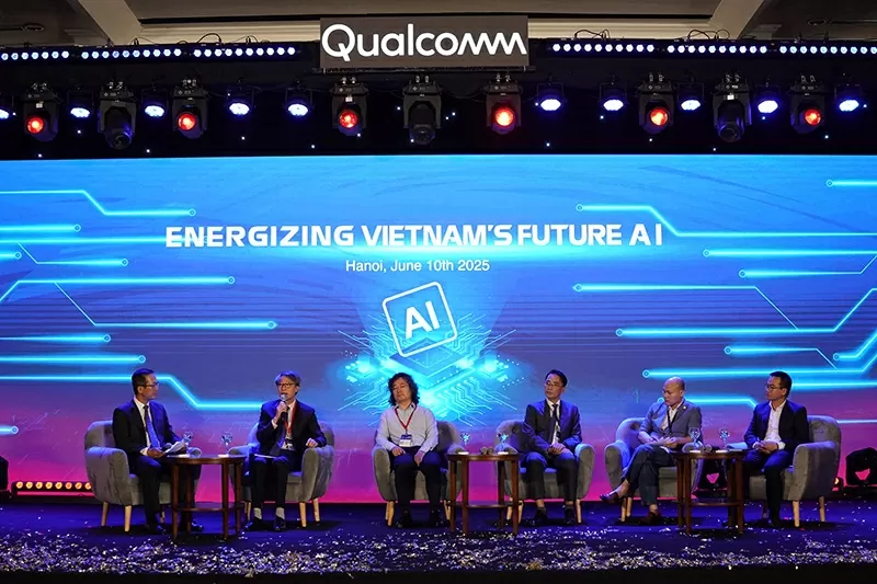 Panel Discussion: Energizing Viet Nam’s Future AI” – A powerful exchange of ideas as Mr. Thieu Phuong Nam and top industry leaders dive into the future of AI at Qualcomm’s strategic forum in Hanoi.