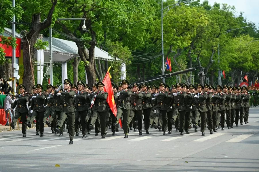 For a Peaceful Capital: Affirming the discipline, elite quality, and modernity of Hanoi Police in the new era