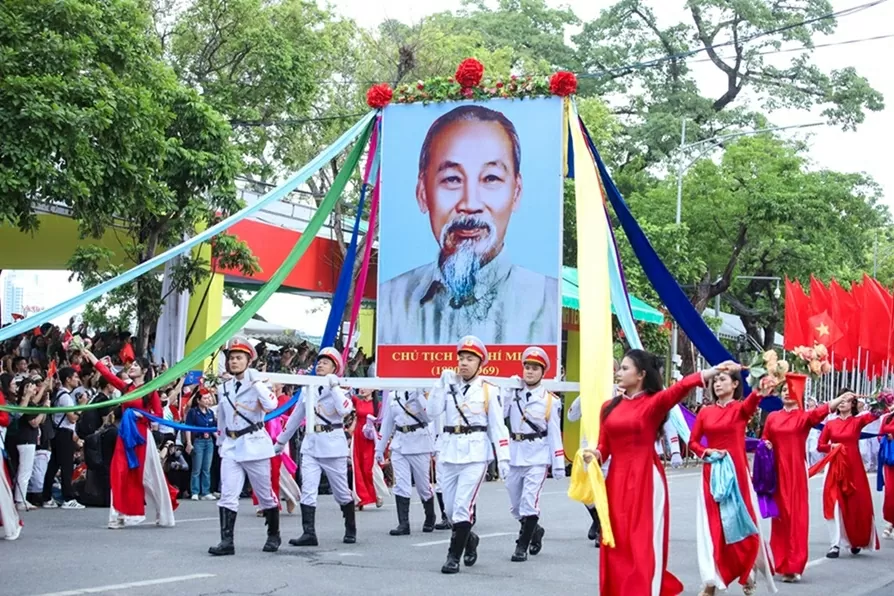 For a Peaceful Capital: Affirming the discipline, elite quality, and modernity of Hanoi Police in the new era