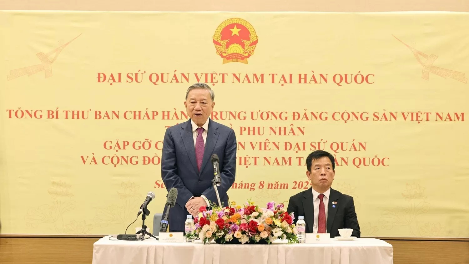 Party General Secretary To Lam meets with Vietnamese community in RoK