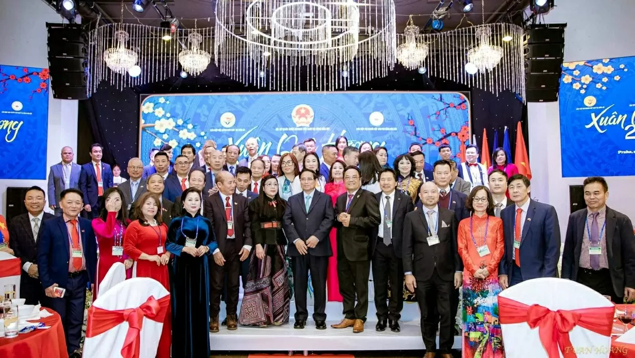 Spreading the love of homeland in Europe Spreading the love of homeland in Europe