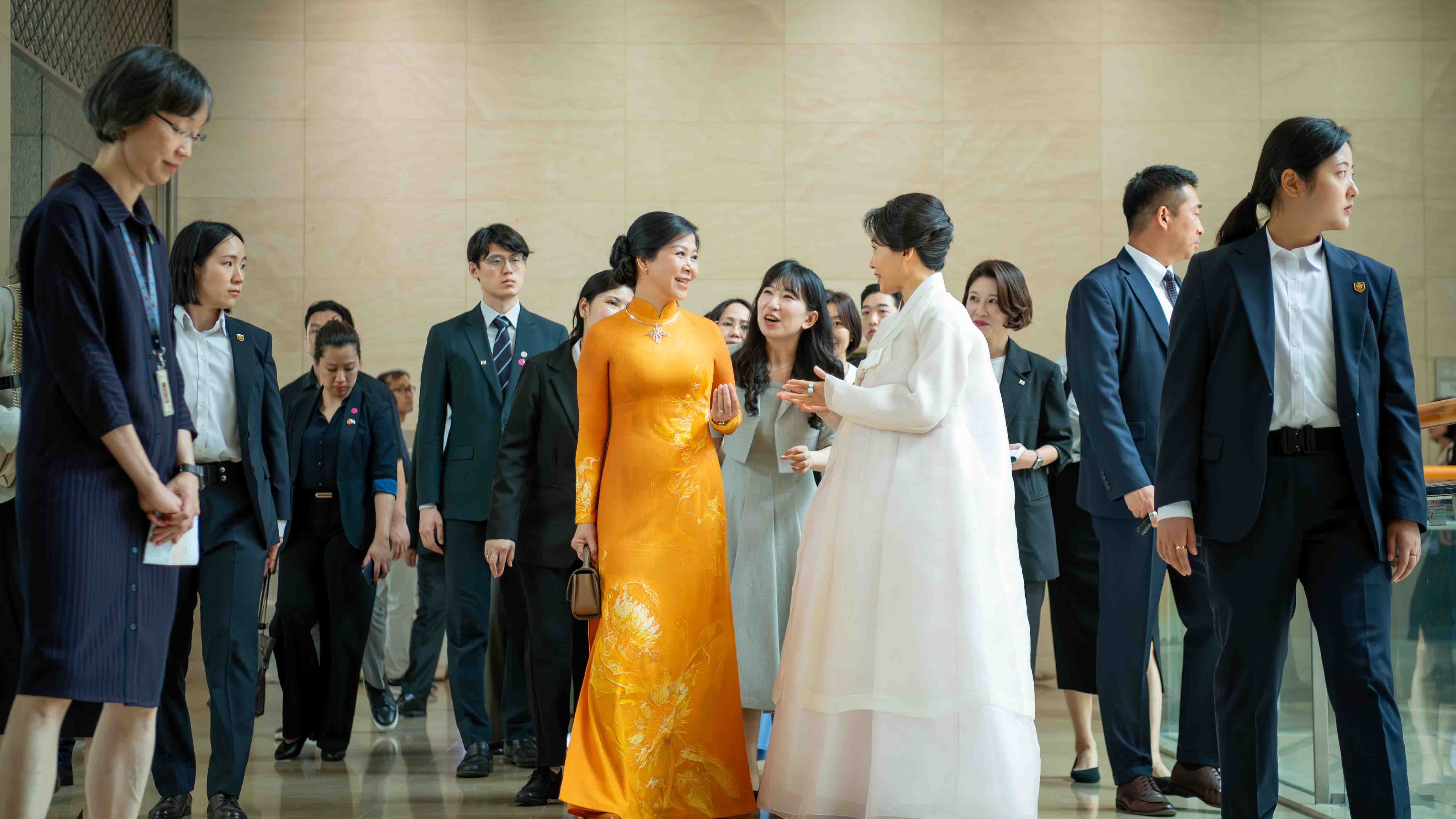 Party General Secretary’s spouse visits RoK National Museum in Seoul