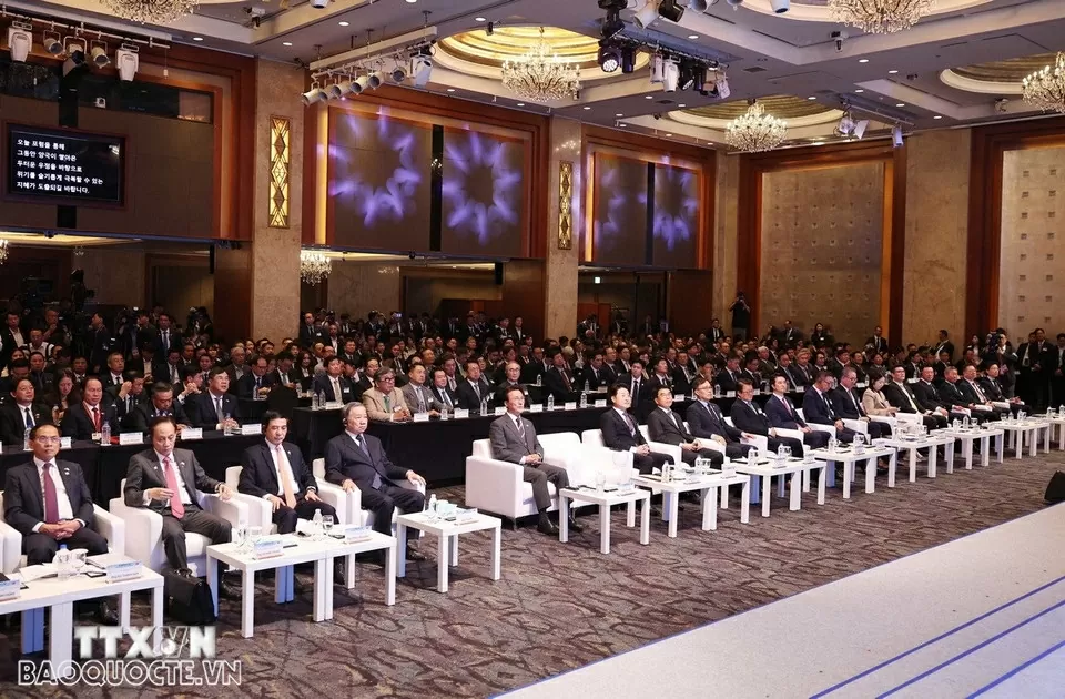 Party General Secretary To Lam attends Vietnam-RoK Economic Forum in Seoul