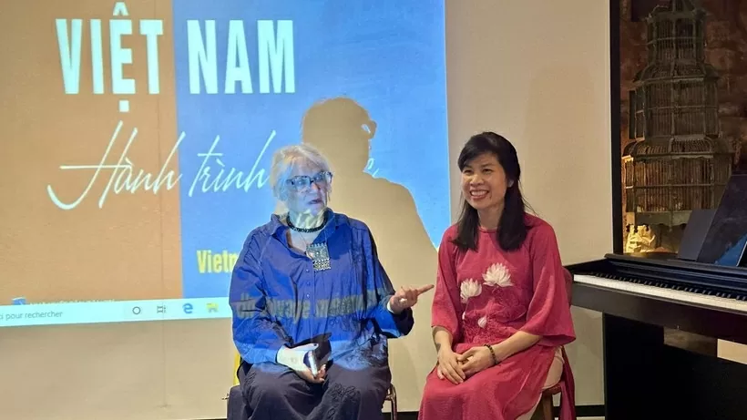 Vietnam - Un voyage mémoriel: Photo book links cultures of Vietnam, France
