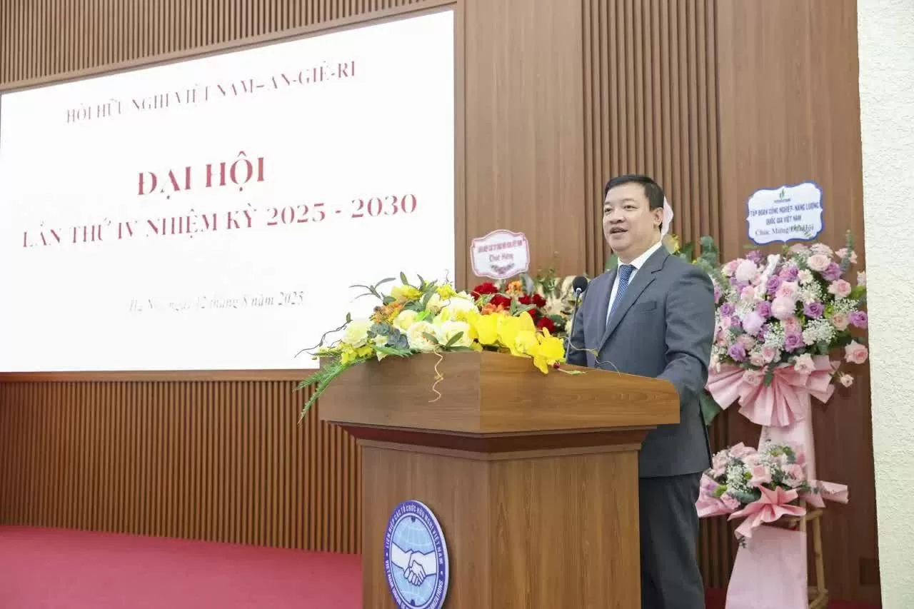 Promoting Vietnam-Algeria People-to-People Exchange in the New Period Promoting Vietnam-Algeria People-to-People Exchange in the New Period