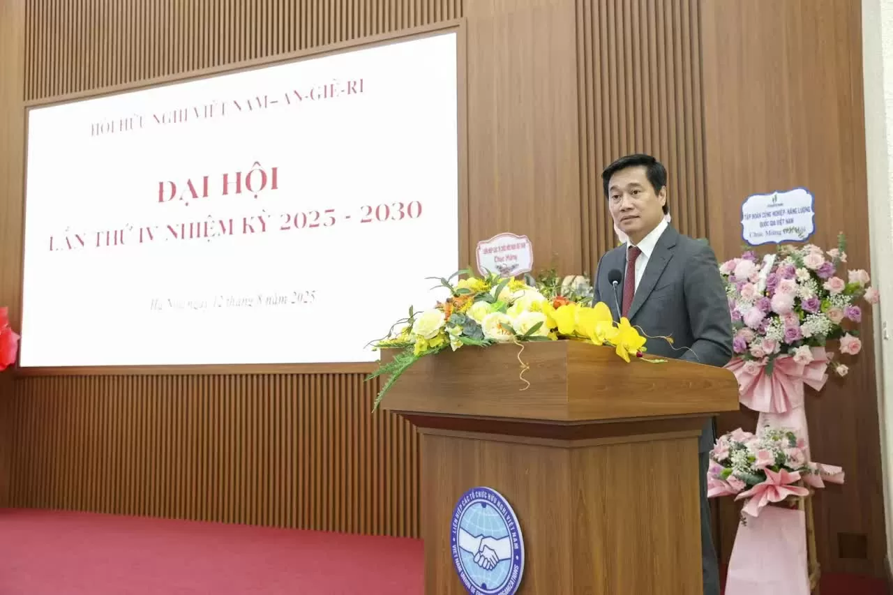 Promoting Vietnam-Algeria People-to-People Exchange in the New Period Promoting Vietnam-Algeria People-to-People Exchange in the New Period