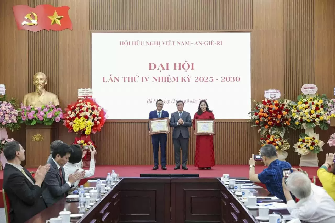 Promoting Vietnam-Algeria People-to-People Exchange in the New Period