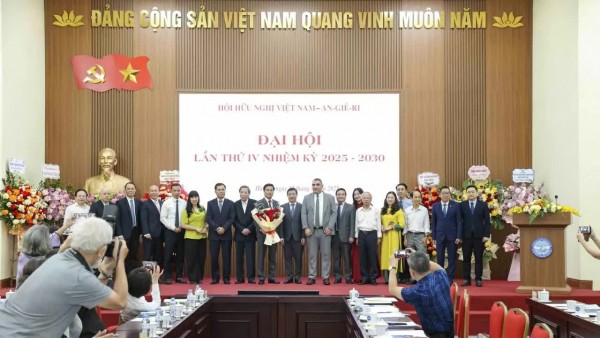 Promoting people-to-people exchanges between Vietnam and Algeria in the new period