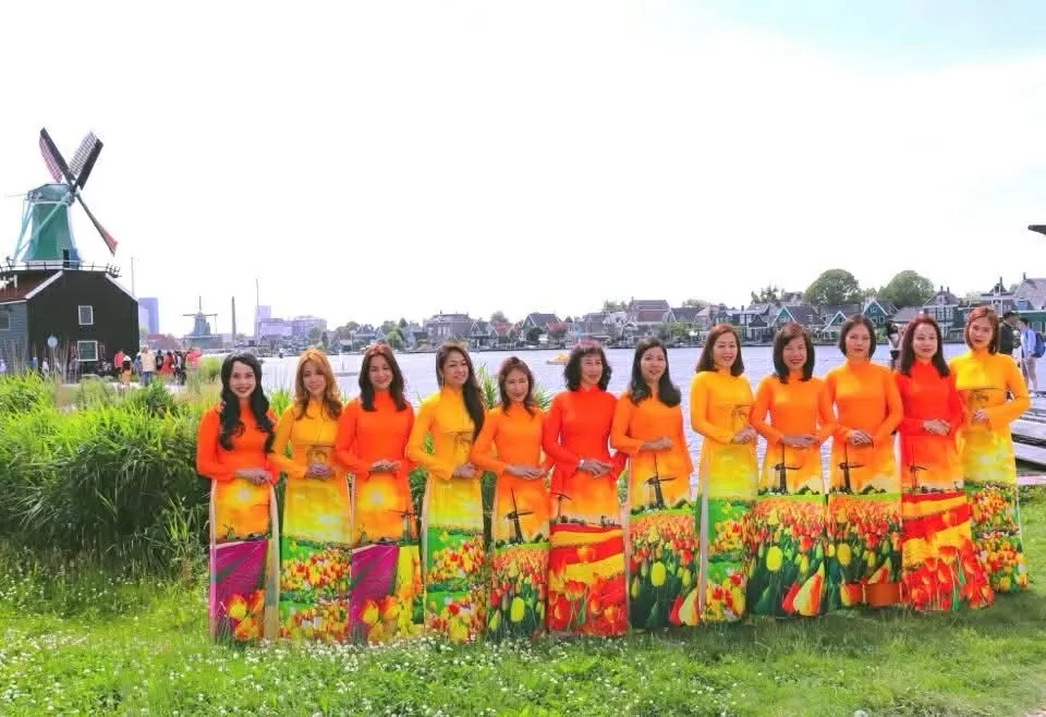 Vietnamese women in Europe spread the spirit of the 80th National Day