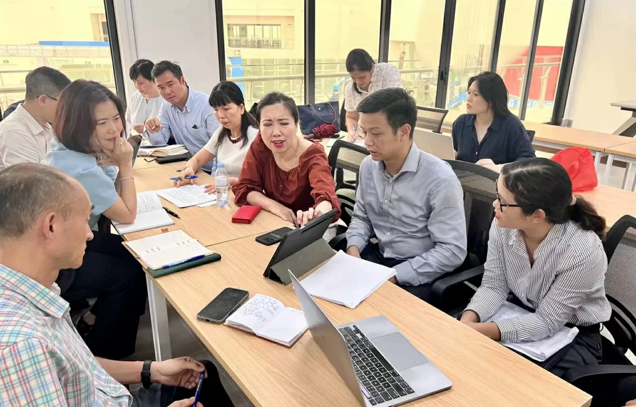 Deputy Minister Le Thi Thu Hang inspects the preparation of the Foreign Affairs sector's exhibition space at the National Achievements Exhibition Deputy Minister Le Thi Thu Hang inspects the preparation of the Foreign Affairs sector's exhibition space at the National Achievements Exhibition
