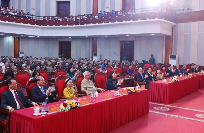 Hanoi meets with veteran cadres and contributors to honour and promote revolutionary traditions