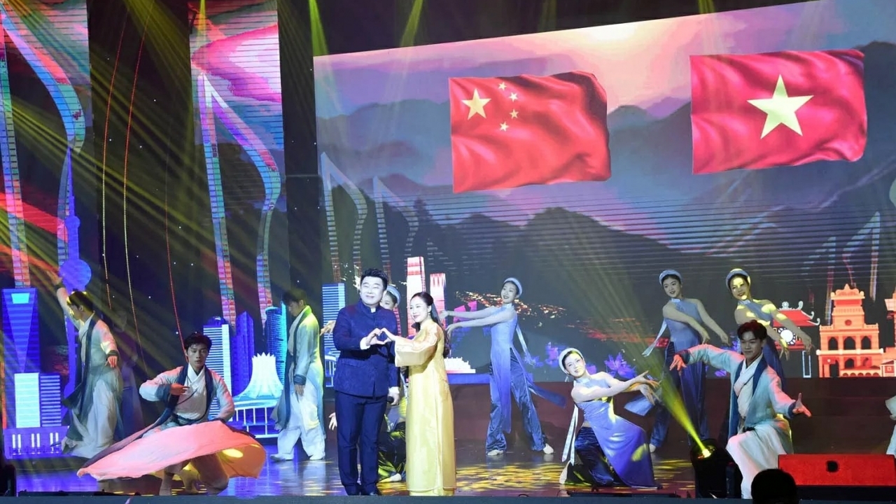 Border exchanges help boost Vietnam-China friendship