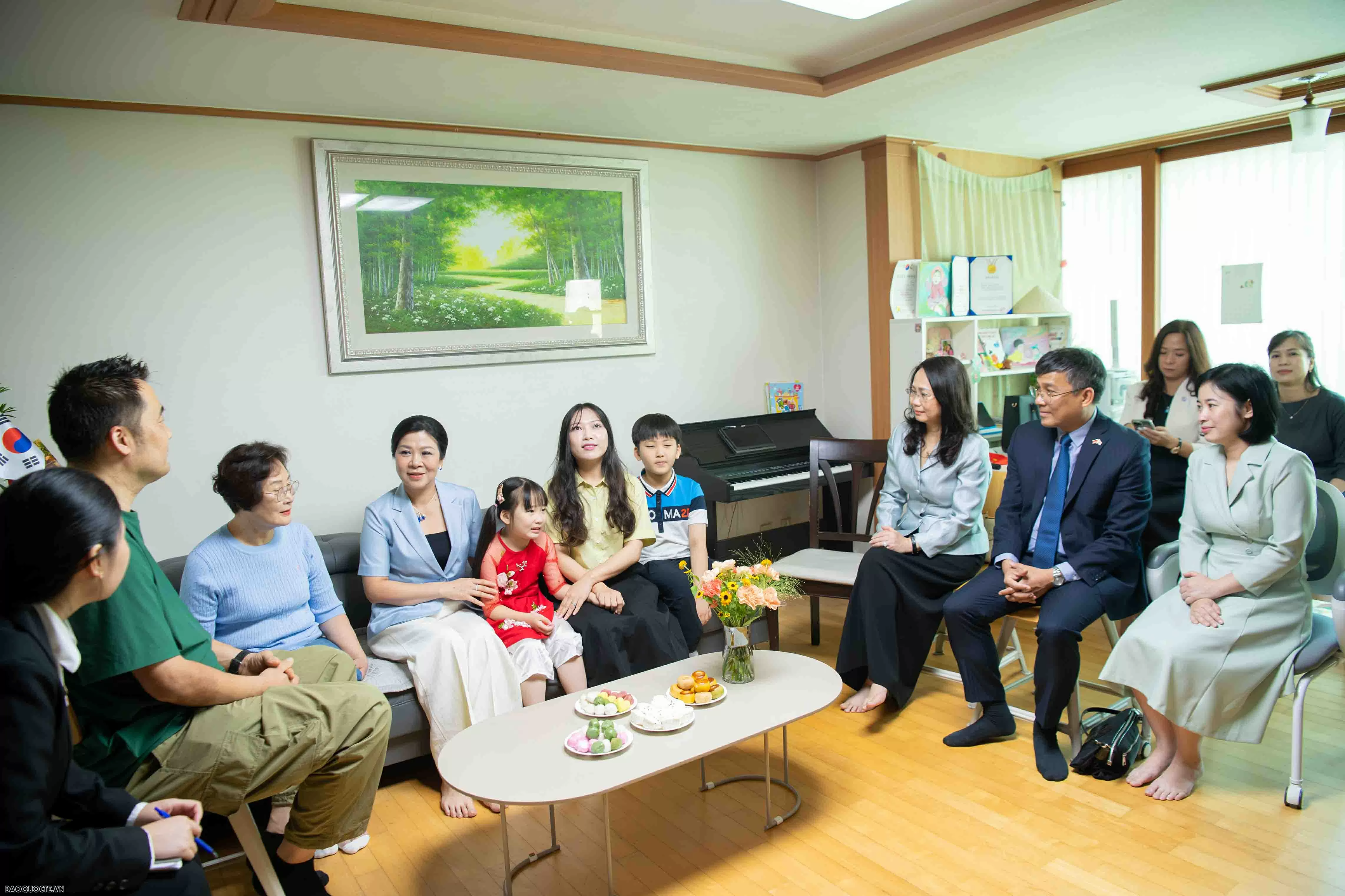 Spouse of General Secretary visits Dongbu Seoul Nursing Home and Vietnam–RoK Multicultural Families