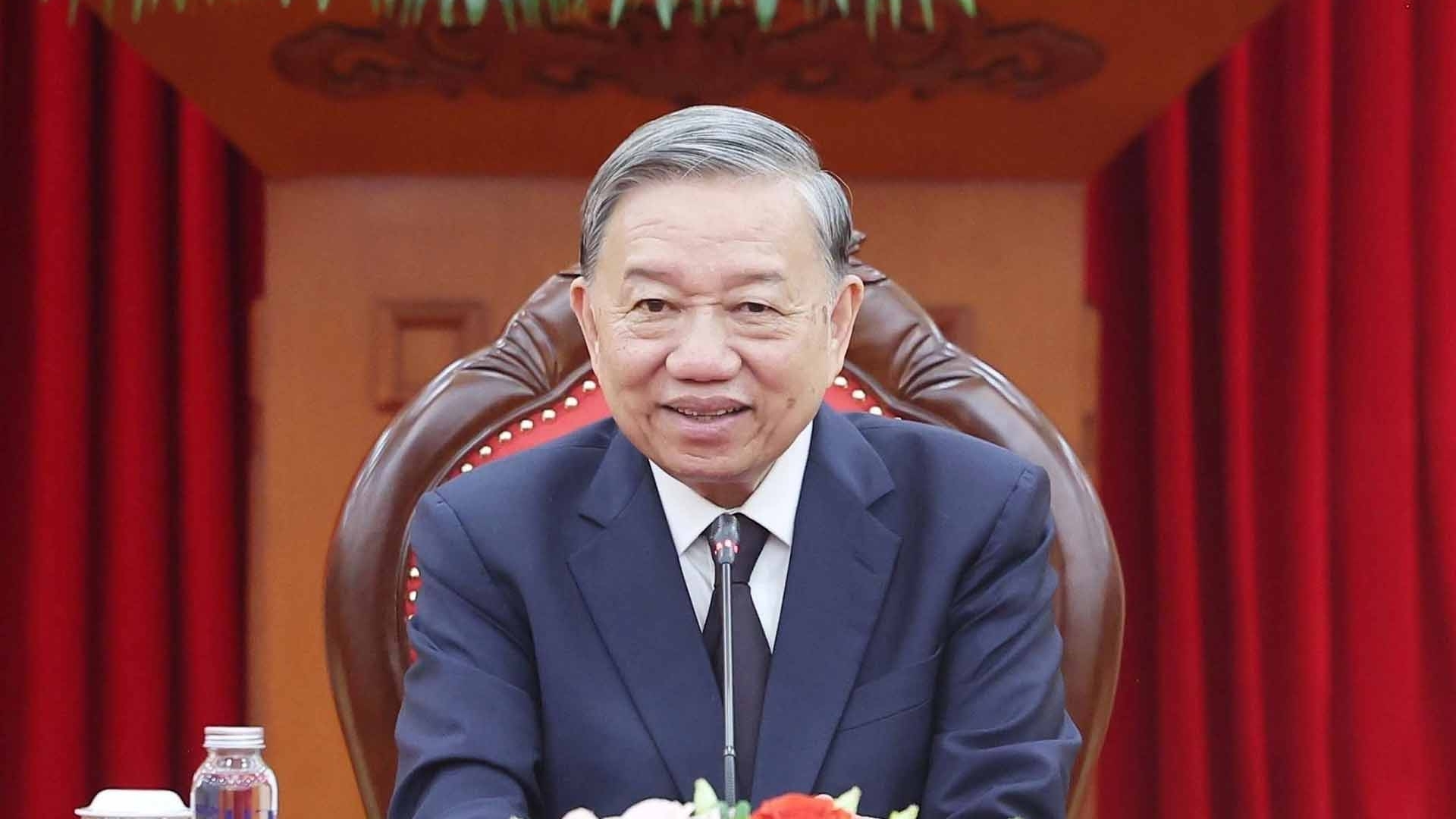 Party General Secretary To Lam and Cambodian People’s Party President Hun Sen hold phone talks