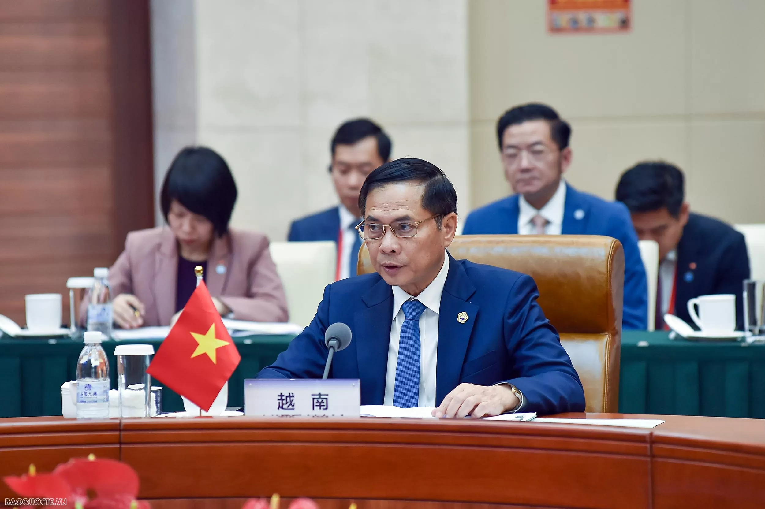 Deputy PM, FM Bui Thanh Son attends 10th MLC Foreign Ministers’ Meeting, urges stronger Mekong–Lancang cooperation Deputy PM, FM Bui Thanh Son attends 10th MLC Foreign Ministers’ Meeting, urges stronger Mekong–Lancang cooperation