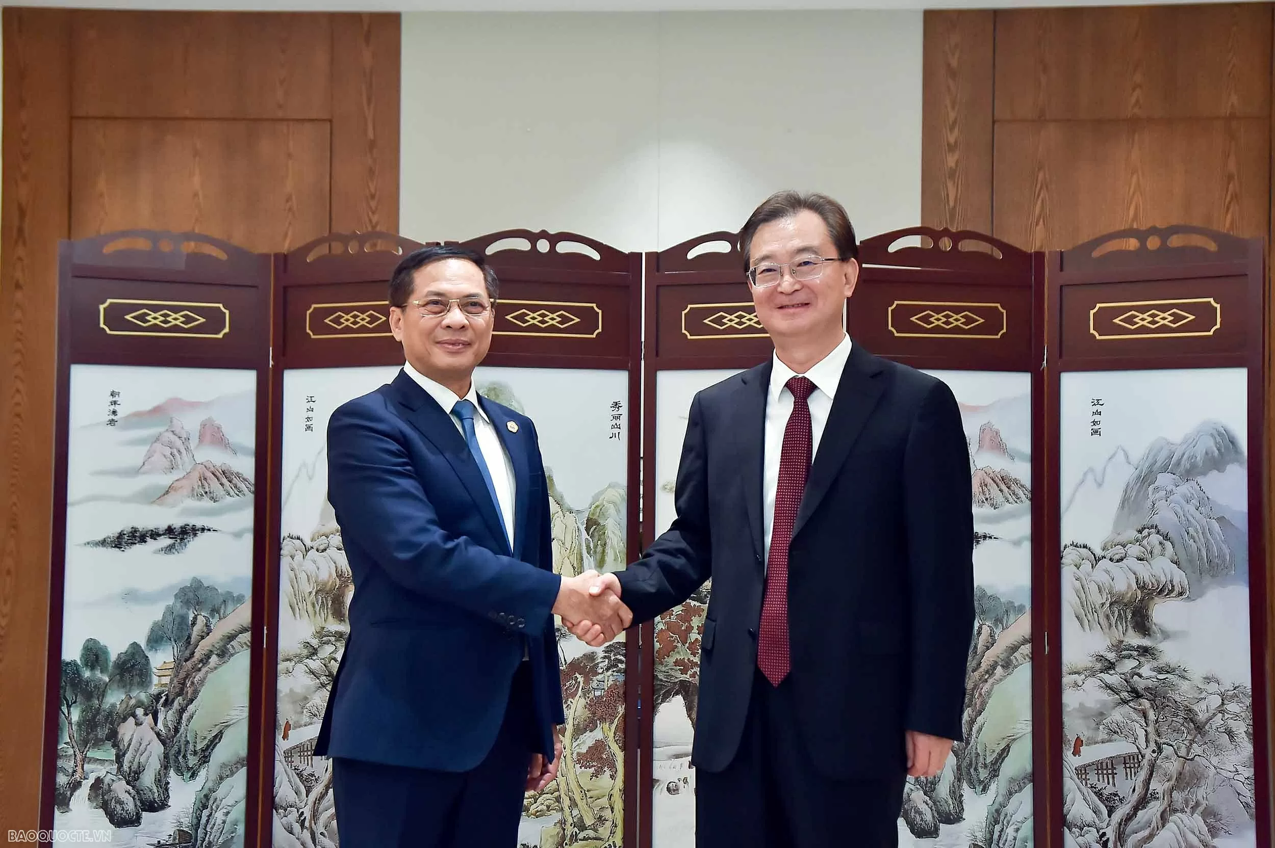 Deputy PM, FM Bui Thanh Son meets with Chinese, Cambodian, Thai officials in Yunnan